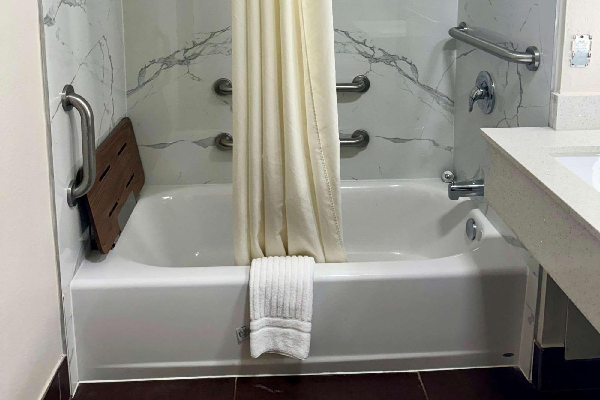 Quality Inn Sulphur Eksteriør billede